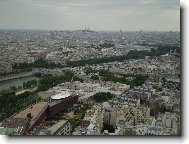 Pohled na Sacre Coure z Eiffelovy ve