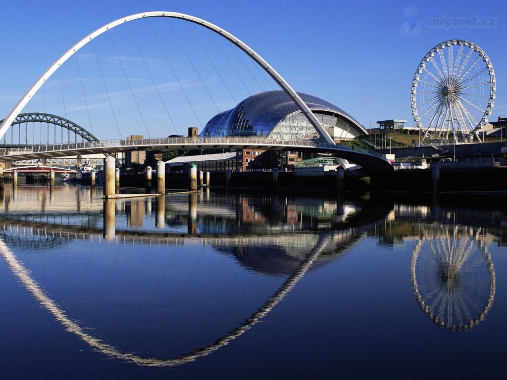 Foto: Gateshead Millennium Bridge, England