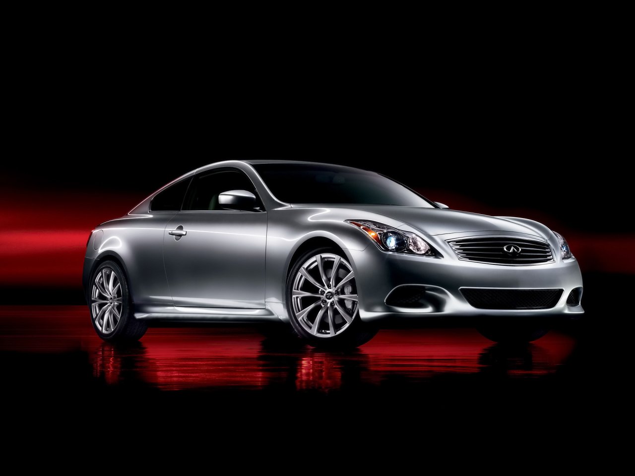 Foto: Infiniti G37 Coupe Front And Side (2008)