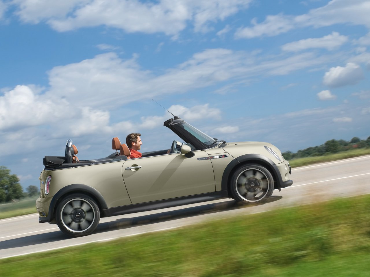 Foto: Mini Convertible Sidewalk Side Speed Tilt (2007)