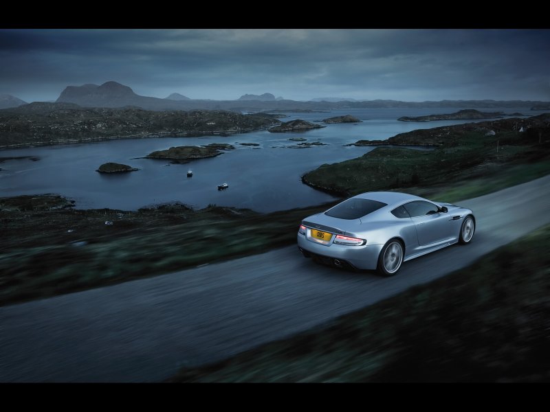 Foto: Aston Martin DBS Rear And Side Speed (2008)