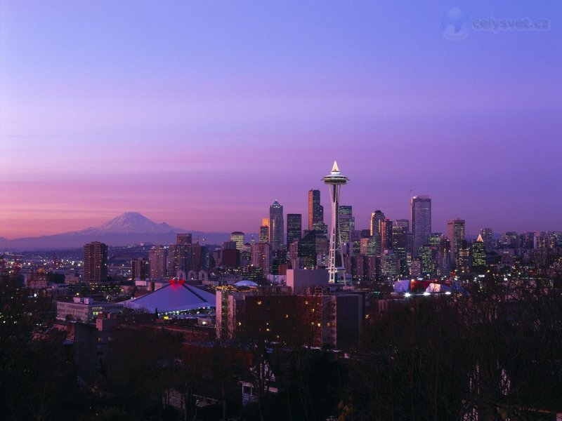 Foto: Downtown Seattle And Mount Rainier At Sunset, Washington